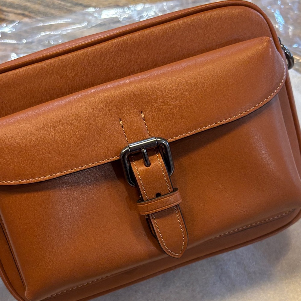 Coach Warner Saddle/Gunmetal Crossbody - Picture 2 of 9